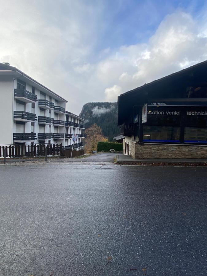 Vallee De Chamonix Au Pied Des Pistes Ле Уш Екстериор снимка